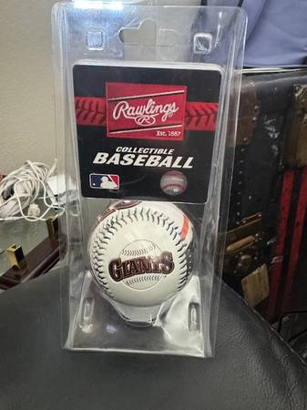 Rawlings SF Giants Collectible Baseball New!!! 1