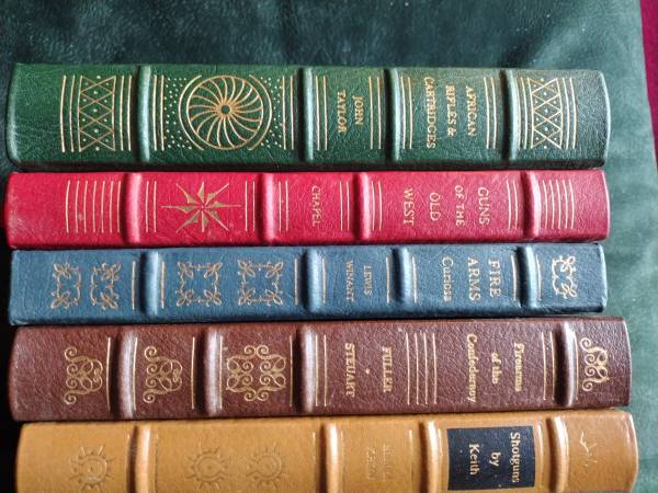 Firearms history / collecting books 1