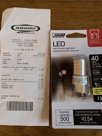 LED 40W 500 lumen lightbulb 1