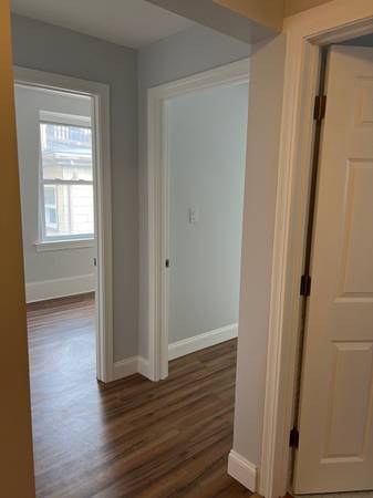$1,100 Room available Oct 1st $1100/month (East Boston)63912518303362121