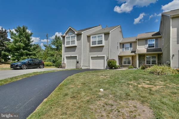 Newly Renovated 3BR, 2 1/2 Bath Townhouse! 1