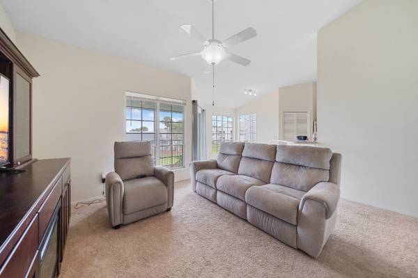 $2100.00 / 2br - 1002ft2 - 7230 N Highway 163846409440897123