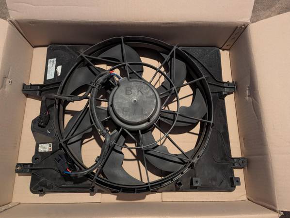 Radiator Fan Assembly for Genesis Coupe 2.0 1
