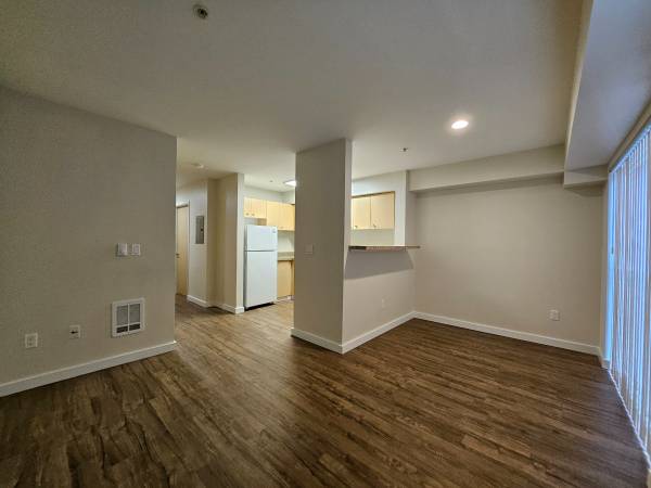 $1,806 / 441ft2 - Sir Gallahad Apartments – Comfort, Convenience, Community! (Bellevue)63688549403649120
