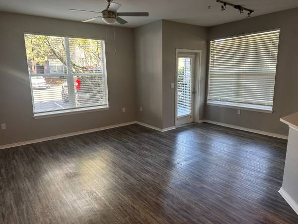 $1,528 / 1br - 735ft2 - Pet paradise! 1 Bed/1 Bath perfect for furry companions. (Beaverton - Beaverton Creek MAX Line)63831771063043121