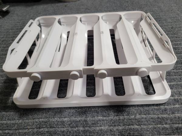 Automatic egg roller for fridge 1