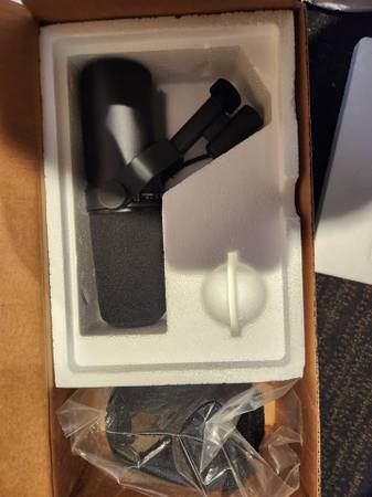 Shure SM7B Microphone - Vocal Dynamic Studio Mic 1