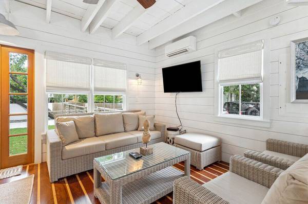 $1,100 / 1br - 850ft2 - Garden Cottage for rent (Charleston)64016107526019120