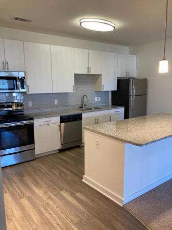 $1,374 / 1br - 915ft2 - Our biggest 1-bedroom on the first floor! LVP flooring! (Holly Springs, NC)63968072087554124