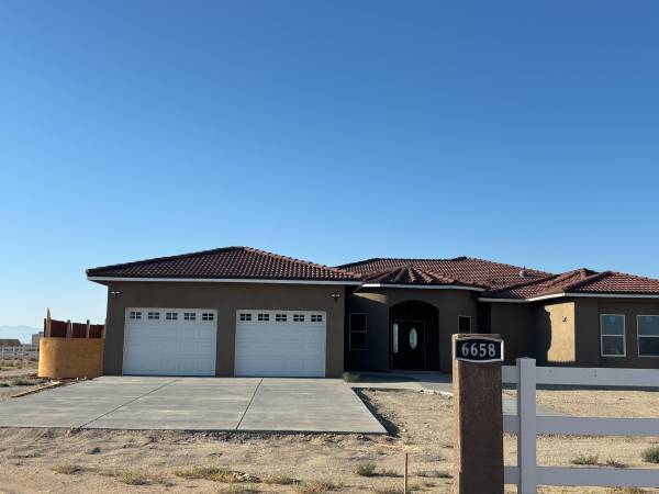 Beautiful New House for rent 1