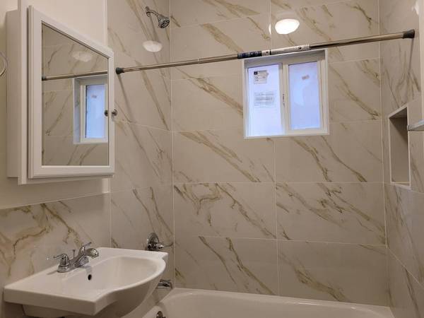 $1,450 / 500ft2 - Large Studio mid wilshire 2nd floor (Mid wilshire)63701034548737121