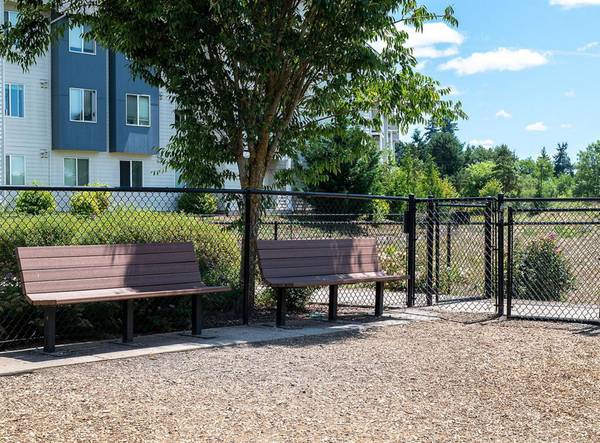 $1,645 / 2br - EV Charging Stations, Pets OK + $1000 MOVE & 1 FREE MONTH - 2 Bed (Vancouver)63914740240002122