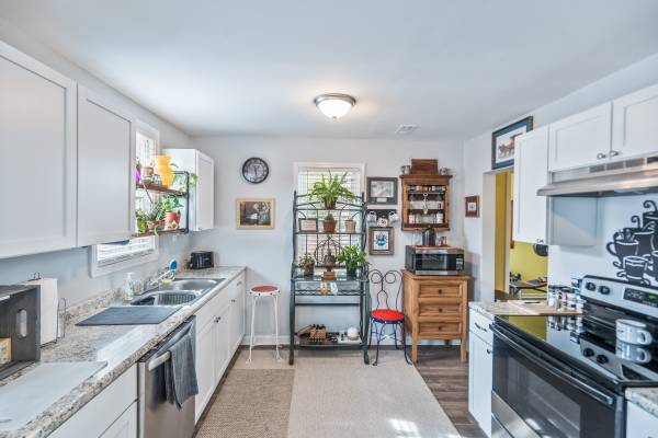 $199,900 / 2br - 994ft2 - 1629 Catherine Drive (Bowling Green)64301558651138123