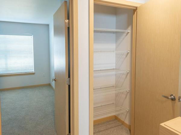 $2,668 / 2br - 1230ft2 - Full Sized Washer & Dryer, Open Floor Plans, Microwave (Sumner WA)63929301918467123