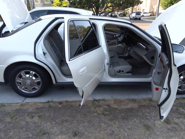2003 Cadillac DeVille 1