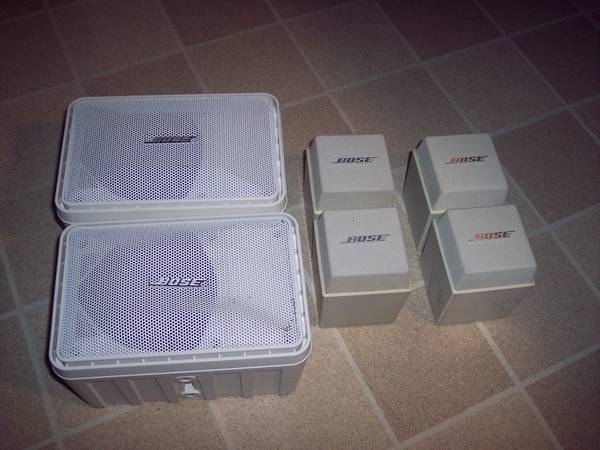 4 BOSE SPEAKERS mod. 101 music monitor & acqustimass cube syst. am-5 1