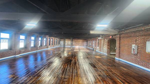 $2.200 / 2200 pies² - Espacio comercial en alquiler (Port Richmond)63171833410049123