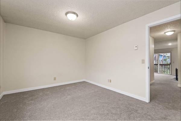 $2.397 / 3br - 1105ft2 - Piscina exterior estacional, estufa eléctrica, armarios grandes (3231 S 204th St, SeaTac, WA)63688425158017124
