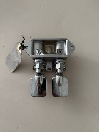 Watersaver Faucet Company L3001 Lab Pedal Valve (Chrome Finish) 1