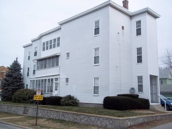 $1,375 / 2br - 900ft2 - Large West Side 2BR/4RM in Great Area, 2nd fl, W/D Hook-ups, Prkg (West Manchester)63931657670915120