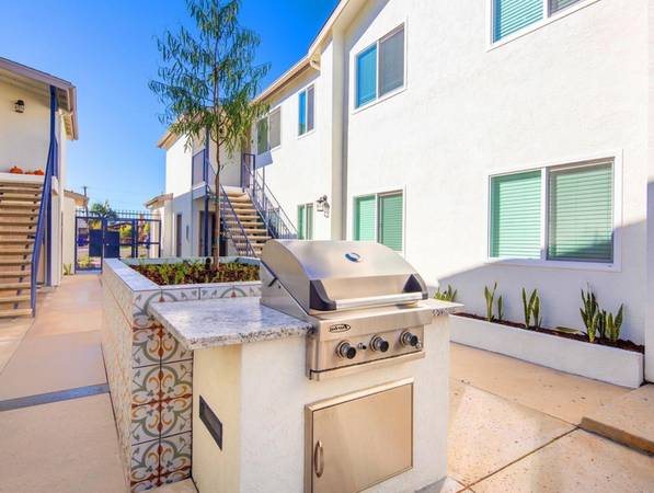 $1,995 / 1br - RENOVATED OPEN FLOORPLAN - 1 Bed w Garage Space || New Outdoor Spaces (Cherokee Point)63657260753795123