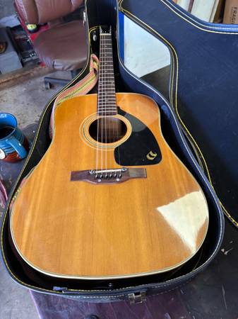 Vintage Made in Japan Aria Acoustic Guitar - musical instruments