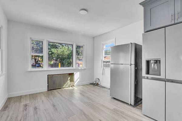 $1,350 / 1br - 800ft2 - Spacious 1-Bedroom Apartment in Taylor Ave (Bronx)64033631522690123