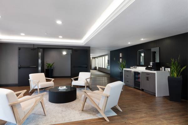 Elevator building, Resident Lounge, Pet friendly 1