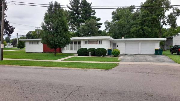 $329,900 / 3br - 3200ft2 - Large Duplex Home On Large Lot. (Plano, IL)63918415944322120