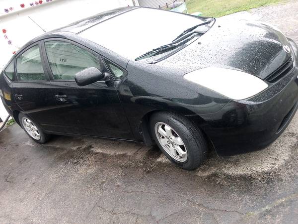 2005 Toyota Prius Hybrid - $1,900 (Lake in the hills)63619112307201123