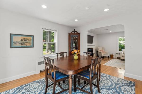 $4.800 / 3 habitaciones - 2091 pies² - 19/9 SIN COMISIÓN. Casa independiente de 3 habitaciones y 2 baños cerca de escuelas destacadas, piscina y biblioteca (BELMONT)63227451536385123