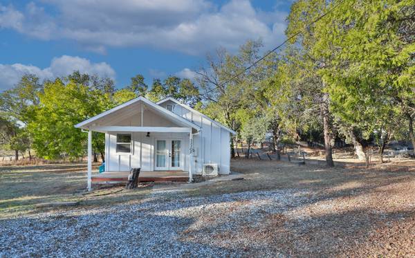 $1850.00 / 2br - 1000ft2 - Cute 2BD Cottage** Centrally Located64043493907969121
