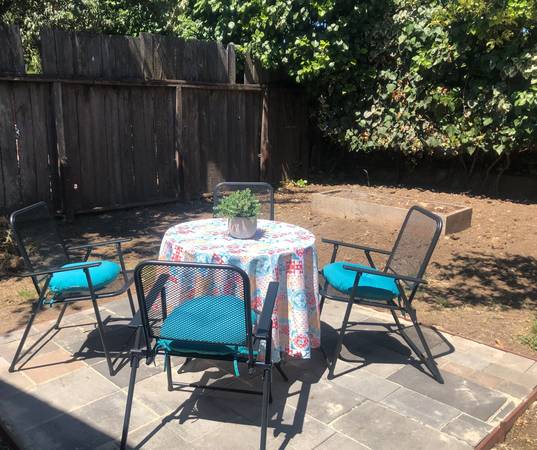 $2,895 / 2br - 800ft2 - 2bedroom house, kitchen newer floor cabinets lights (oakland hills / mills)63861103398019121