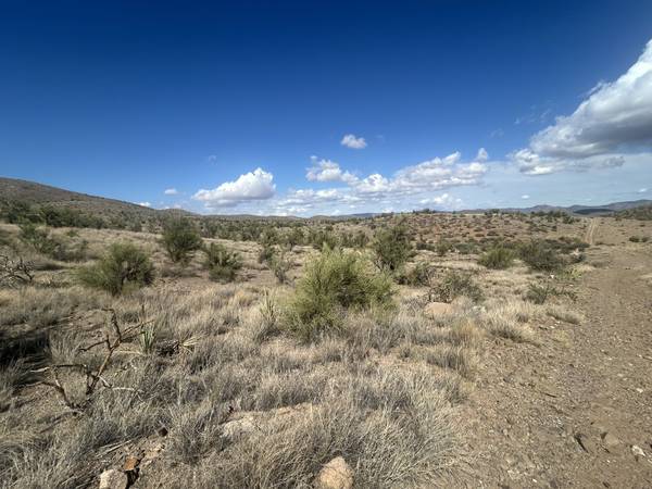 $55,000 39.99 Acres East of Kingman (Kingman)64038883248643122