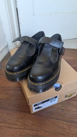 Dr Martens Bethan size 8 women 1