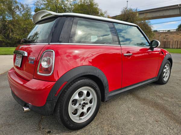 2013 MINI COOPER 2DR HATCHBACK. SMOGD. CLN TITLE 1