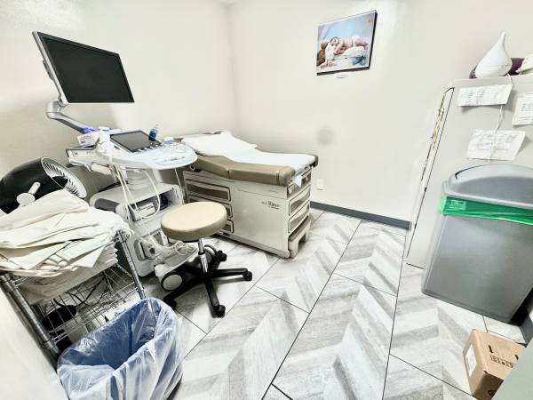 $3,000 / 1100ft2 - Espacio médico en alquiler en Astoria, a la vuelta de la esquina de Mount Sinai (Astoria)63661271316611124