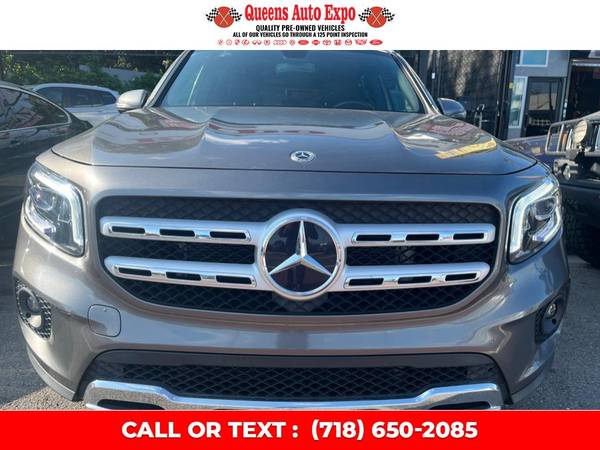 Check Out This Spotless 2022 Mercedes-Benz GLB with only 45,2-queens - $21,995 (Woodside)63614306424835120