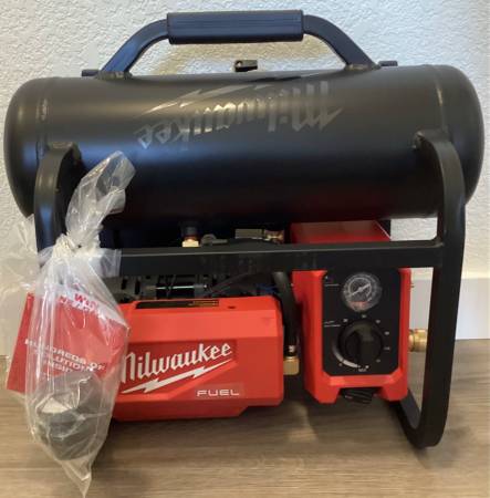 Milwaukee M18 Compressor 1