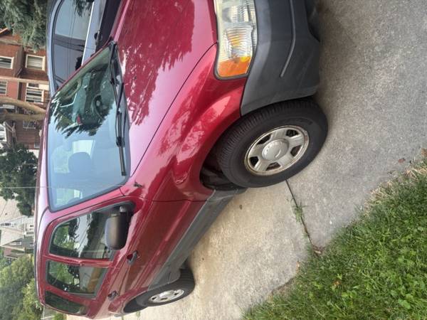 2004 Ford Escape 1