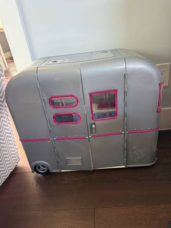 Our Generation doll camper 1