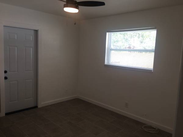 $1,100 / 1br - Efficiency 1 person only. No Kitchen/Sin cocina. (pembroke pines)63825136867201123