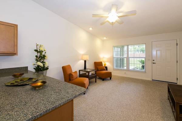 $1,345 / 2br - 860ft2 - Apartments Senior 62+ 2 bedroom available October 17 (New Port Richey)63976136579843124