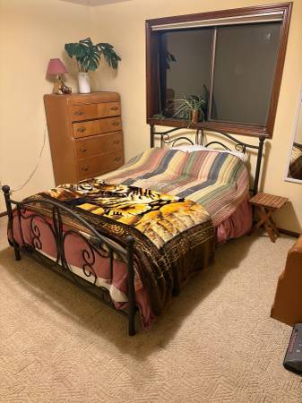 Room available in Southtown 1
