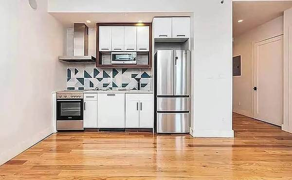 $4,200 / 2br - Gorgeous Williamsburg 2 Bedroom Apartment w/ Private Terrace ☀️ (Brooklyn)64033632234113121