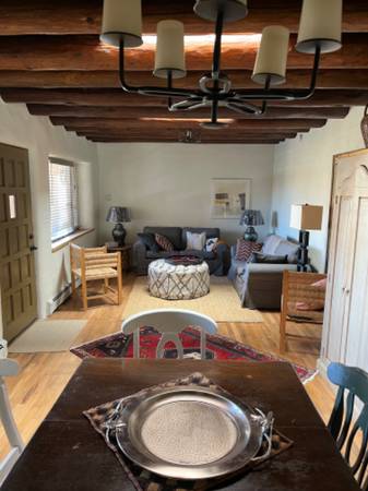 $2100.00 / 1br - 1000ft2 - Andys Candy63806069477507120