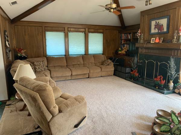 $550 / 1br - Room Available with all amenities (North Dallas)63936226194819122