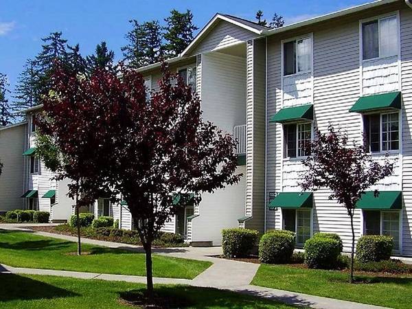 $1,482 / 2br - 844ft2 - 2 habitaciones, ¡ubicado en Puyallup!, Garajes disponibles (701 43rd Ave SE, Puyallup, WA)63874304168961124