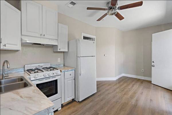 $1,700 / 1br - 500ft2 - Unidad privada moderna de 1 dormitorio | Escondido (escondido)63663922512641120