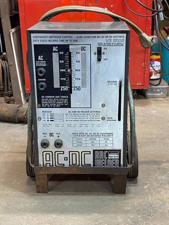 250 AMP AC-DC STICK WELDER 1